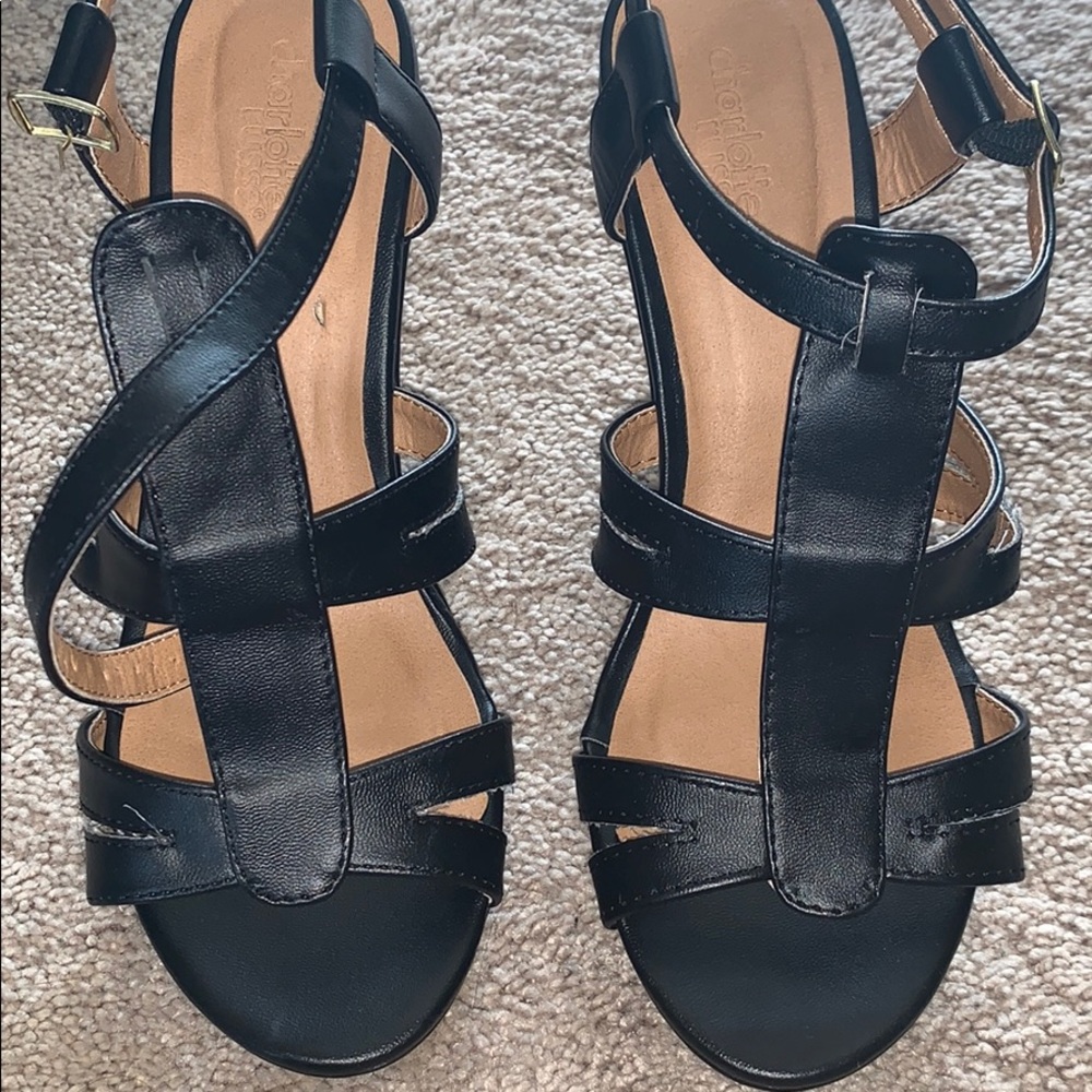 Black wedged heels !